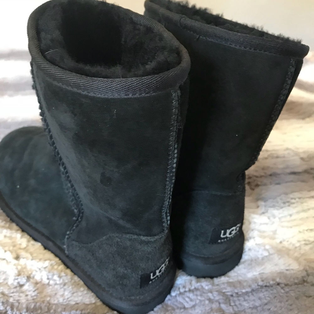 UGGS - black